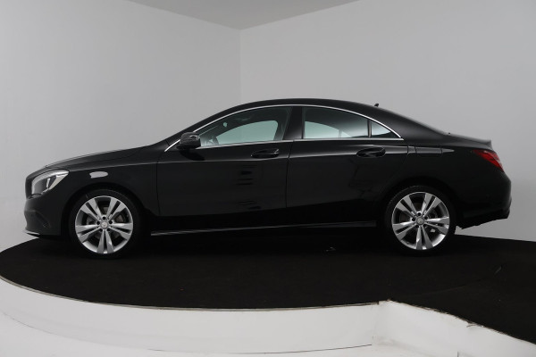 Mercedes-Benz CLA-Klasse 180 AMG Night Edition Plus (PARKEERSENSOREN, STOELVERWARMING, CRUISE CONTROL, NAVIGATIE) Mercedes-Benz CLA-Klasse 180 AMG Night Edition Plus (PARKEERSENSOREN, STOELVERWARMING, CRUISE CONTROL, NAVIGATIE)