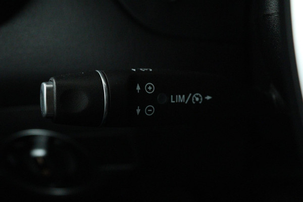 Mercedes-Benz CLA-Klasse 180 AMG Night Edition Plus (PARKEERSENSOREN, STOELVERWARMING, CRUISE CONTROL, NAVIGATIE) Mercedes-Benz CLA-Klasse 180 AMG Night Edition Plus (PARKEERSENSOREN, STOELVERWARMING, CRUISE CONTROL, NAVIGATIE)