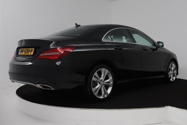 Mercedes-Benz CLA-Klasse 180 AMG Night Edition Plus (PARKEERSENSOREN, STOELVERWARMING, CRUISE CONTROL, NAVIGATIE) Mercedes-Benz CLA-Klasse 180 AMG Night Edition Plus (PARKEERSENSOREN, STOELVERWARMING, CRUISE CONTROL, NAVIGATIE)