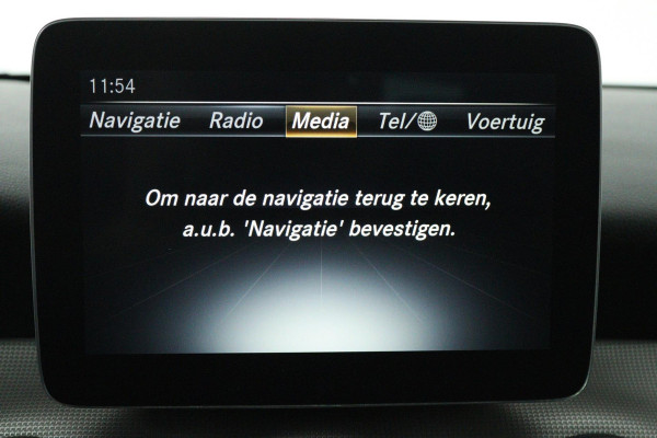 Mercedes-Benz CLA-Klasse 180 AMG Night Edition Plus (PARKEERSENSOREN, STOELVERWARMING, CRUISE CONTROL, NAVIGATIE) Mercedes-Benz CLA-Klasse 180 AMG Night Edition Plus (PARKEERSENSOREN, STOELVERWARMING, CRUISE CONTROL, NAVIGATIE)