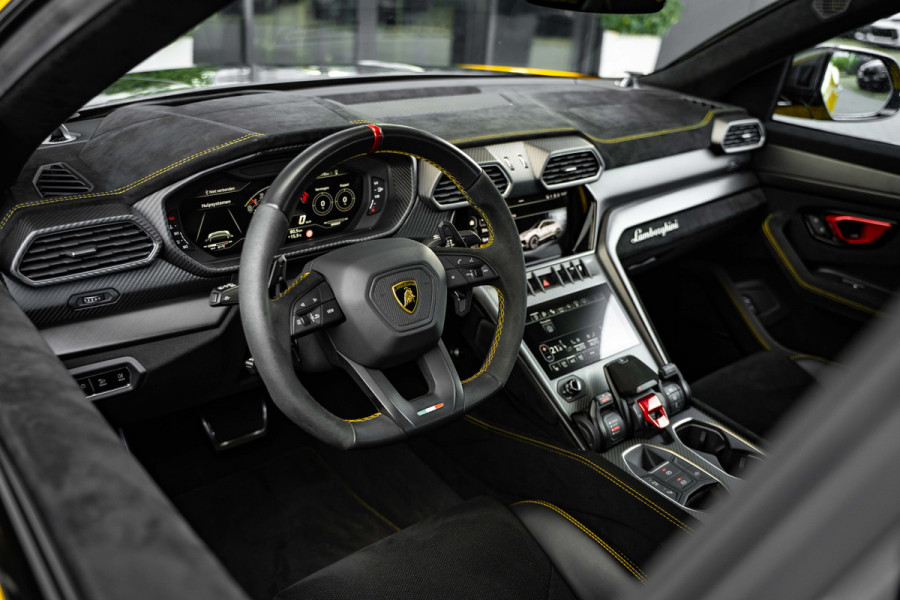 Lamborghini Urus 4.0 V8 Performante - Carbon | B&O Advanced | Alcantara | Stoelmassage & Koeling Lamborghini Urus 4.0 V8 Performante - Carbon | B&O Advanced | Alcantara | Stoelmassage & Koeling
