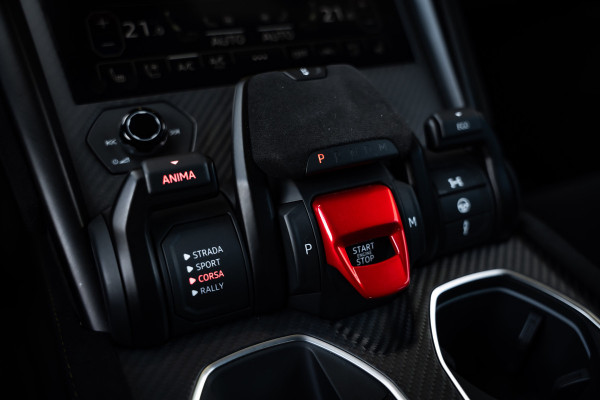 Lamborghini Urus 4.0 V8 Performante - Carbon | B&O Advanced | Alcantara | Stoelmassage & Koeling Lamborghini Urus 4.0 V8 Performante - Carbon | B&O Advanced | Alcantara | Stoelmassage & Koeling