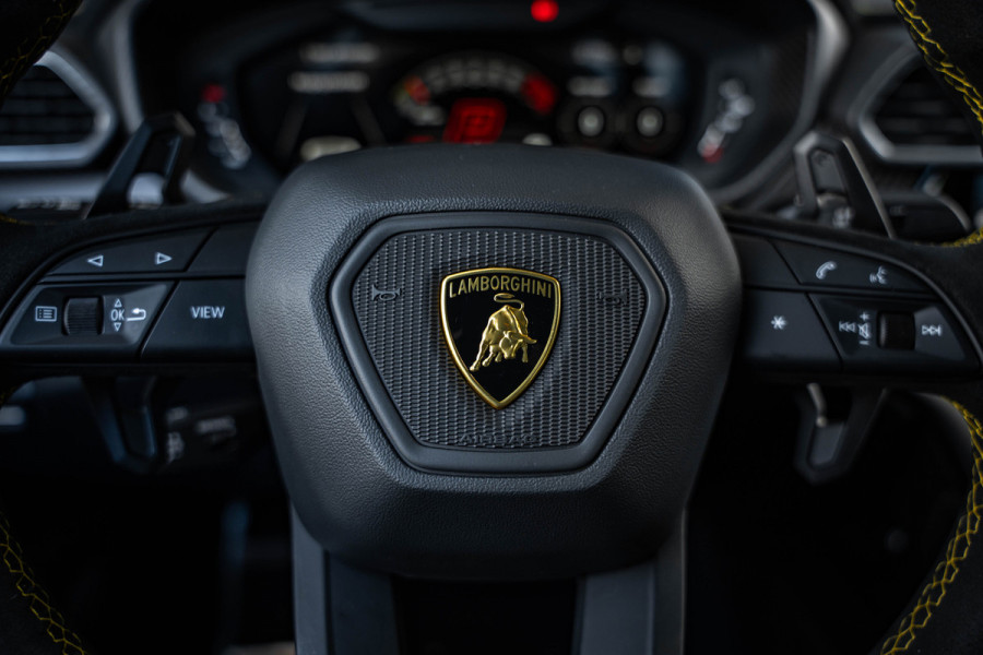 Lamborghini Urus 4.0 V8 Performante - Carbon | B&O Advanced | Alcantara | Stoelmassage & Koeling Lamborghini Urus 4.0 V8 Performante - Carbon | B&O Advanced | Alcantara | Stoelmassage & Koeling