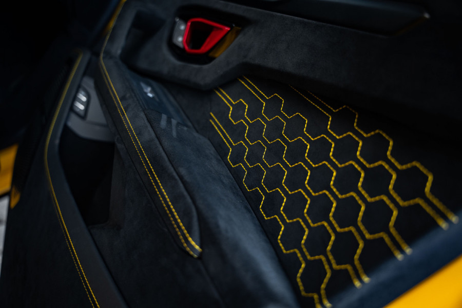 Lamborghini Urus 4.0 V8 Performante - Carbon | B&O Advanced | Alcantara | Stoelmassage & Koeling Lamborghini Urus 4.0 V8 Performante - Carbon | B&O Advanced | Alcantara | Stoelmassage & Koeling