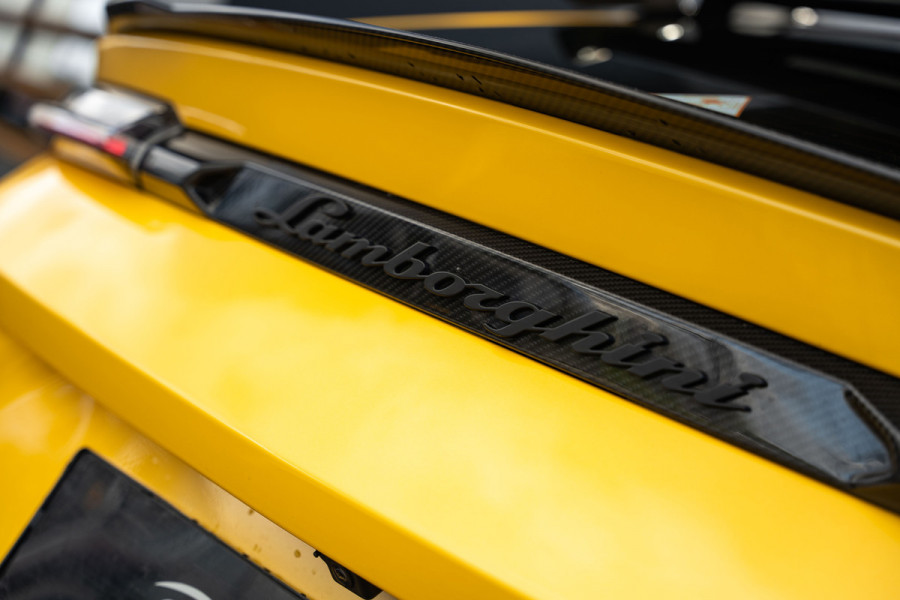 Lamborghini Urus 4.0 V8 Performante - Carbon | B&O Advanced | Alcantara | Stoelmassage & Koeling Lamborghini Urus 4.0 V8 Performante - Carbon | B&O Advanced | Alcantara | Stoelmassage & Koeling