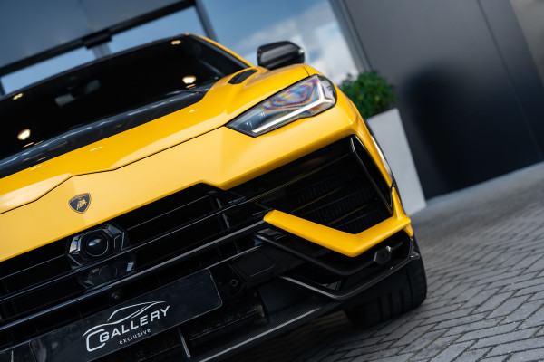 Lamborghini Urus 4.0 V8 Performante - Carbon | B&O Advanced | Alcantara | Stoelmassage & Koeling Lamborghini Urus 4.0 V8 Performante - Carbon | B&O Advanced | Alcantara | Stoelmassage & Koeling