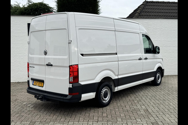 Volkswagen Crafter 30 2.0 TDI L3H3 Highline Carplay DAB Cruise Verwarmde voorruit Trekhaak Lat om Lat