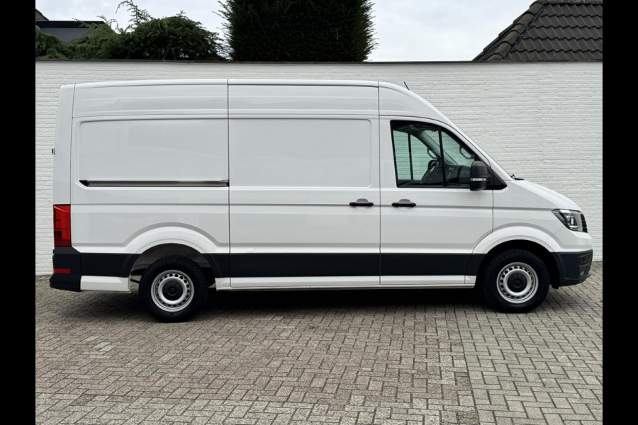 Volkswagen Crafter 30 2.0 TDI L3H3 Highline Carplay DAB Cruise Verwarmde voorruit Trekhaak Lat om Lat