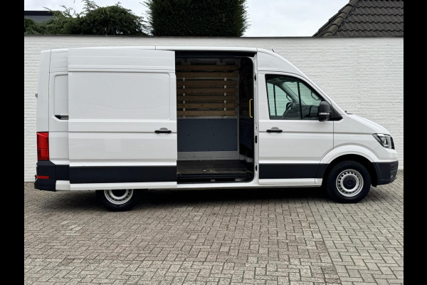 Volkswagen Crafter 30 2.0 TDI L3H3 Highline Carplay DAB Cruise Verwarmde voorruit Trekhaak Lat om Lat