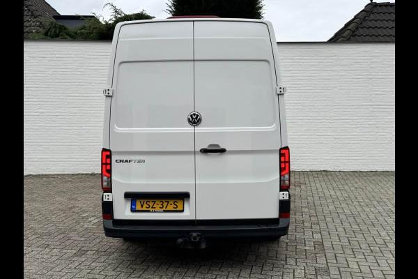 Volkswagen Crafter 30 2.0 TDI L3H3 Highline Carplay DAB Cruise Verwarmde voorruit Trekhaak Lat om Lat