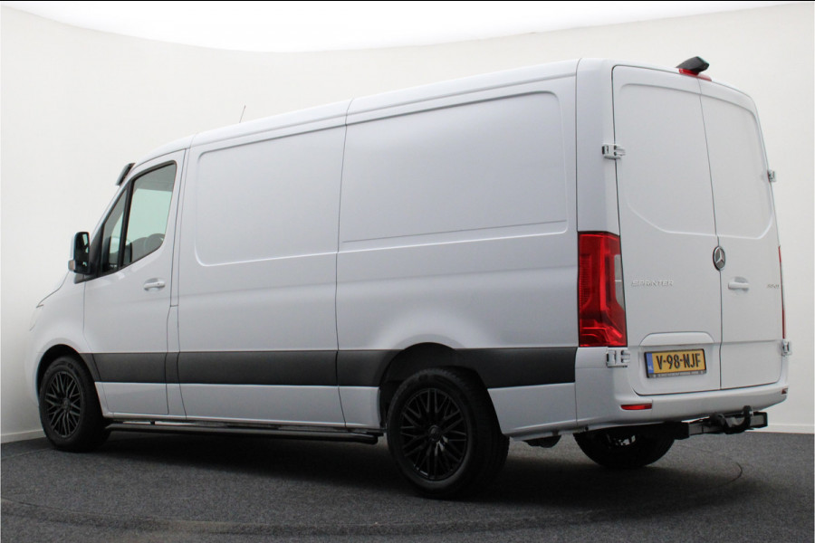 Mercedes-Benz Sprinter 317 CDI Aut. L2H1 3-Zits, Leer, Camera, Standkachel, Apple Carplay, Trekhaak, DAB, Cruise, 18" Mercedes-Benz Sprinter 317 CDI Aut. L2H1 3-Zits, Leer, Camera, Standkachel, Apple Carplay, Trekhaak, DAB, Cruise, 18"