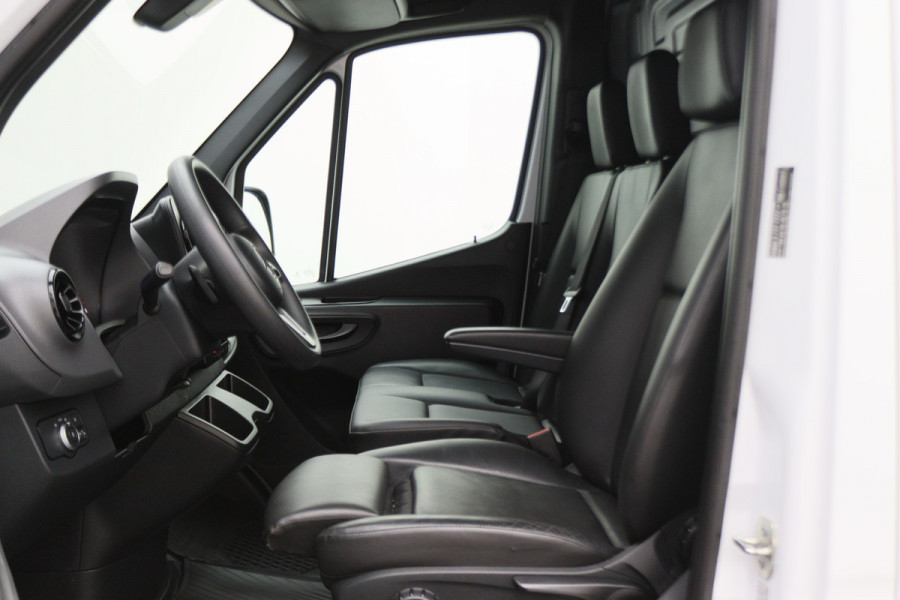 Mercedes-Benz Sprinter 317 CDI Aut. L2H1 3-Zits, Leer, Camera, Standkachel, Apple Carplay, Trekhaak, DAB, Cruise, 18" Mercedes-Benz Sprinter 317 CDI Aut. L2H1 3-Zits, Leer, Camera, Standkachel, Apple Carplay, Trekhaak, DAB, Cruise, 18"