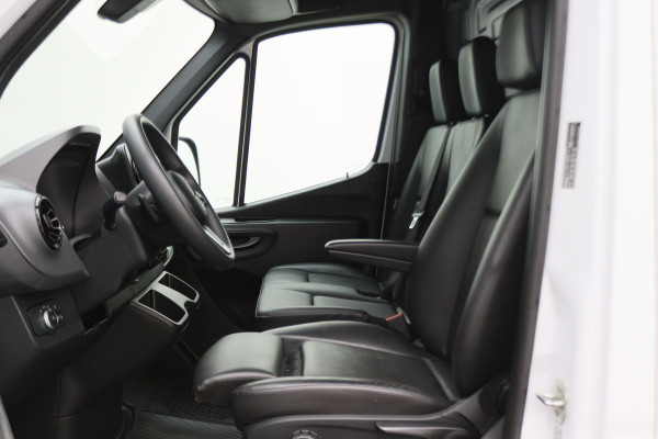 Mercedes-Benz Sprinter 317 CDI Aut. L2H1 3-Zits, Leer, Camera, Standkachel, Apple Carplay, Trekhaak, DAB, Cruise, 18" Mercedes-Benz Sprinter 317 CDI Aut. L2H1 3-Zits, Leer, Camera, Standkachel, Apple Carplay, Trekhaak, DAB, Cruise, 18"