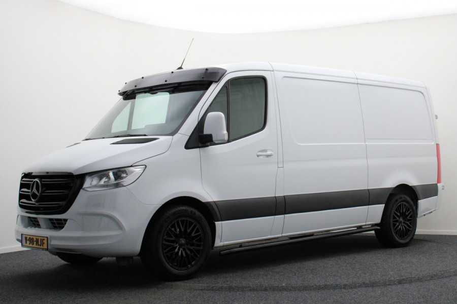 Mercedes-Benz Sprinter 317 CDI Aut. L2H1 3-Zits, Leer, Camera, Standkachel, Apple Carplay, Trekhaak, DAB, Cruise, 18" Mercedes-Benz Sprinter 317 CDI Aut. L2H1 3-Zits, Leer, Camera, Standkachel, Apple Carplay, Trekhaak, DAB, Cruise, 18"