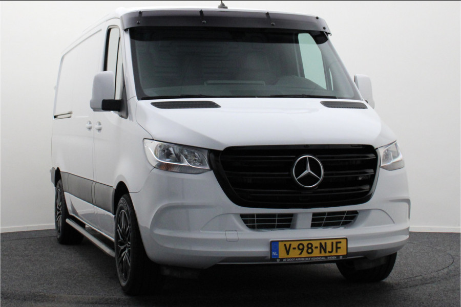 Mercedes-Benz Sprinter 317 CDI Aut. L2H1 3-Zits, Leer, Camera, Standkachel, Apple Carplay, Trekhaak, DAB, Cruise, 18" Mercedes-Benz Sprinter 317 CDI Aut. L2H1 3-Zits, Leer, Camera, Standkachel, Apple Carplay, Trekhaak, DAB, Cruise, 18"