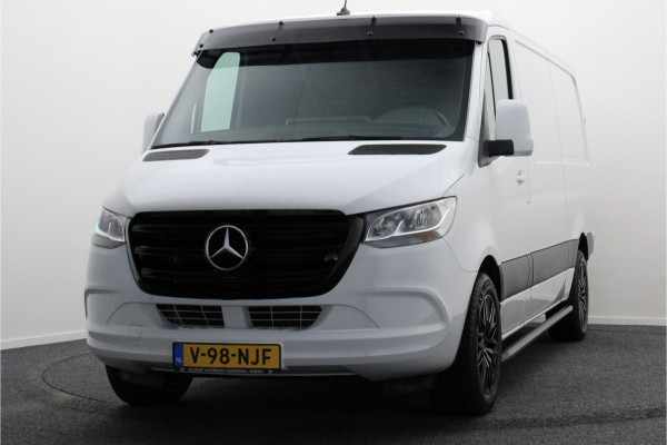Mercedes-Benz Sprinter 317 CDI Aut. L2H1 3-Zits, Leer, Camera, Standkachel, Apple Carplay, Trekhaak, DAB, Cruise, 18" Mercedes-Benz Sprinter 317 CDI Aut. L2H1 3-Zits, Leer, Camera, Standkachel, Apple Carplay, Trekhaak, DAB, Cruise, 18"