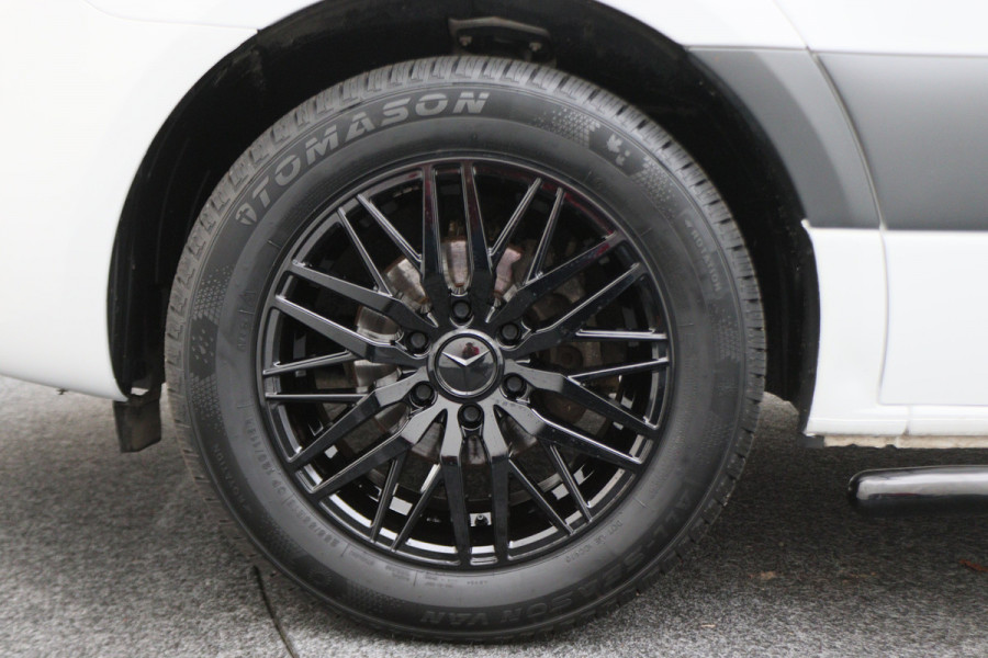 Mercedes-Benz Sprinter 317 CDI Aut. L2H1 3-Zits, Leer, Camera, Standkachel, Apple Carplay, Trekhaak, DAB, Cruise, 18" Mercedes-Benz Sprinter 317 CDI Aut. L2H1 3-Zits, Leer, Camera, Standkachel, Apple Carplay, Trekhaak, DAB, Cruise, 18"