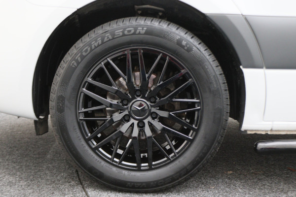 Mercedes-Benz Sprinter 317 CDI Aut. L2H1 3-Zits, Leer, Camera, Standkachel, Apple Carplay, Trekhaak, DAB, Cruise, 18" Mercedes-Benz Sprinter 317 CDI Aut. L2H1 3-Zits, Leer, Camera, Standkachel, Apple Carplay, Trekhaak, DAB, Cruise, 18"