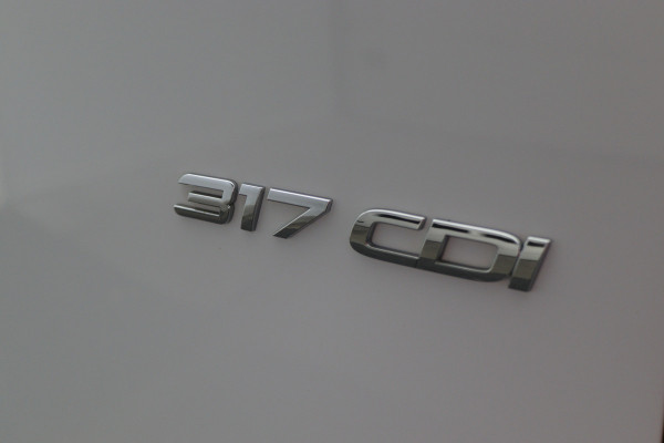 Mercedes-Benz Sprinter 317 CDI Aut. L2H1 3-Zits, Leer, Camera, Standkachel, Apple Carplay, Trekhaak, DAB, Cruise, 18" Mercedes-Benz Sprinter 317 CDI Aut. L2H1 3-Zits, Leer, Camera, Standkachel, Apple Carplay, Trekhaak, DAB, Cruise, 18"