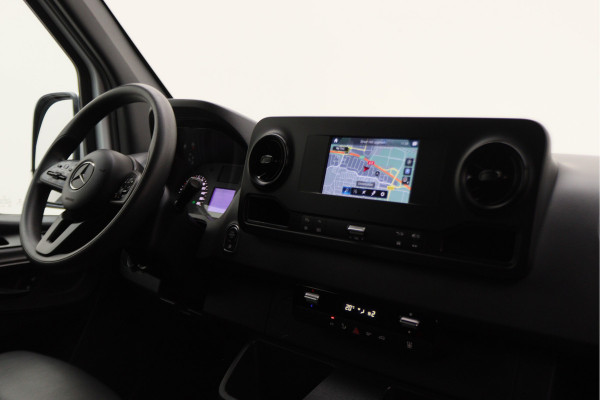Mercedes-Benz Sprinter 317 CDI Aut. L2H1 3-Zits, Leer, Camera, Standkachel, Apple Carplay, Trekhaak, DAB, Cruise, 18" Mercedes-Benz Sprinter 317 CDI Aut. L2H1 3-Zits, Leer, Camera, Standkachel, Apple Carplay, Trekhaak, DAB, Cruise, 18"