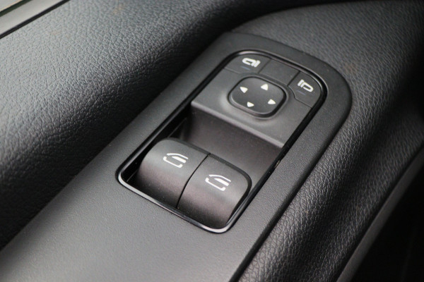 Mercedes-Benz Sprinter 317 CDI Aut. L2H1 3-Zits, Leer, Camera, Standkachel, Apple Carplay, Trekhaak, DAB, Cruise, 18" Mercedes-Benz Sprinter 317 CDI Aut. L2H1 3-Zits, Leer, Camera, Standkachel, Apple Carplay, Trekhaak, DAB, Cruise, 18"