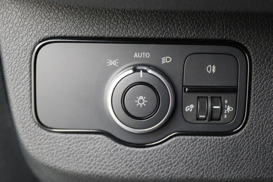 Mercedes-Benz Sprinter 317 CDI Aut. L2H1 3-Zits, Leer, Camera, Standkachel, Apple Carplay, Trekhaak, DAB, Cruise, 18" Mercedes-Benz Sprinter 317 CDI Aut. L2H1 3-Zits, Leer, Camera, Standkachel, Apple Carplay, Trekhaak, DAB, Cruise, 18"