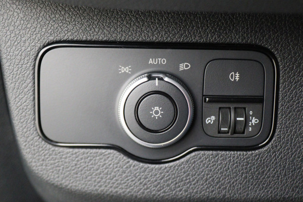 Mercedes-Benz Sprinter 317 CDI Aut. L2H1 3-Zits, Leer, Camera, Standkachel, Apple Carplay, Trekhaak, DAB, Cruise, 18" Mercedes-Benz Sprinter 317 CDI Aut. L2H1 3-Zits, Leer, Camera, Standkachel, Apple Carplay, Trekhaak, DAB, Cruise, 18"