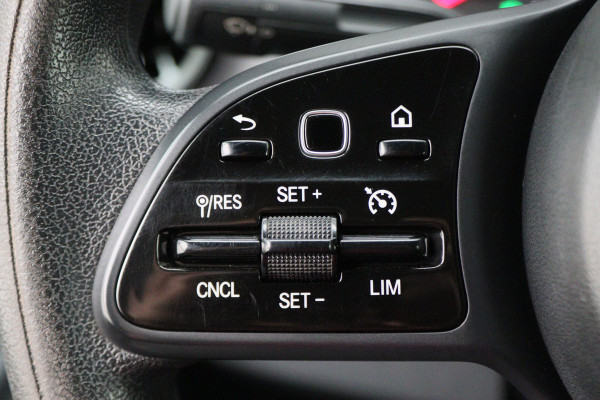 Mercedes-Benz Sprinter 317 CDI Aut. L2H1 3-Zits, Leer, Camera, Standkachel, Apple Carplay, Trekhaak, DAB, Cruise, 18" Mercedes-Benz Sprinter 317 CDI Aut. L2H1 3-Zits, Leer, Camera, Standkachel, Apple Carplay, Trekhaak, DAB, Cruise, 18"