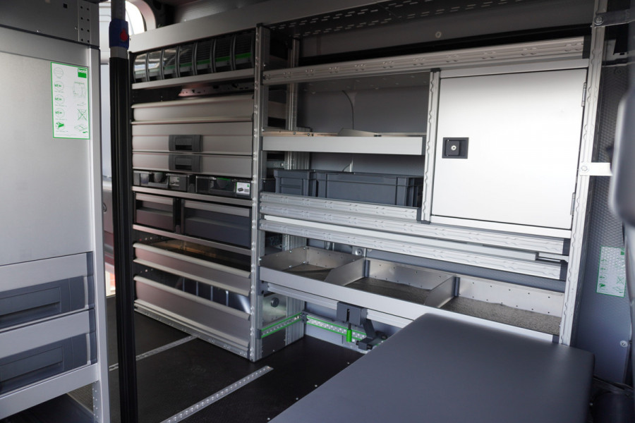 Renault Trafic 2.0 Blue dCi 170PK T30 L2H2 Complete BOTT Werkplaatsinrichting nr. V186 | Airco | Cruise | Navi | trekhaak