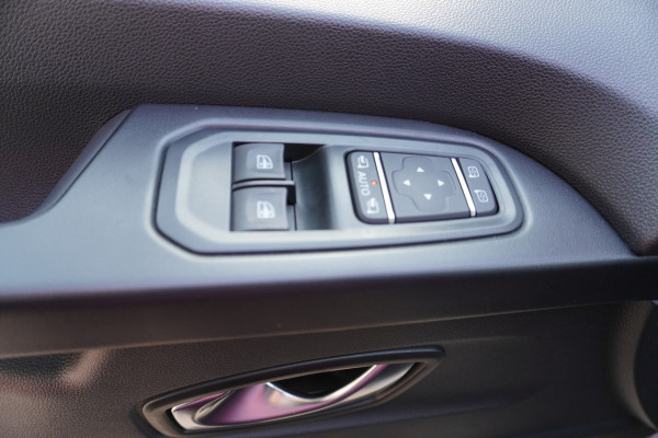 Renault Trafic 2.0 Blue dCi 170PK T30 L2H2 Complete BOTT Werkplaatsinrichting nr. V186 | Airco | Cruise | Navi | trekhaak