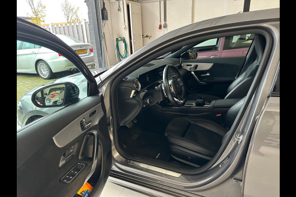 Mercedes-Benz A-Klasse 180 Business Solution AMG NIGHT PAKKET