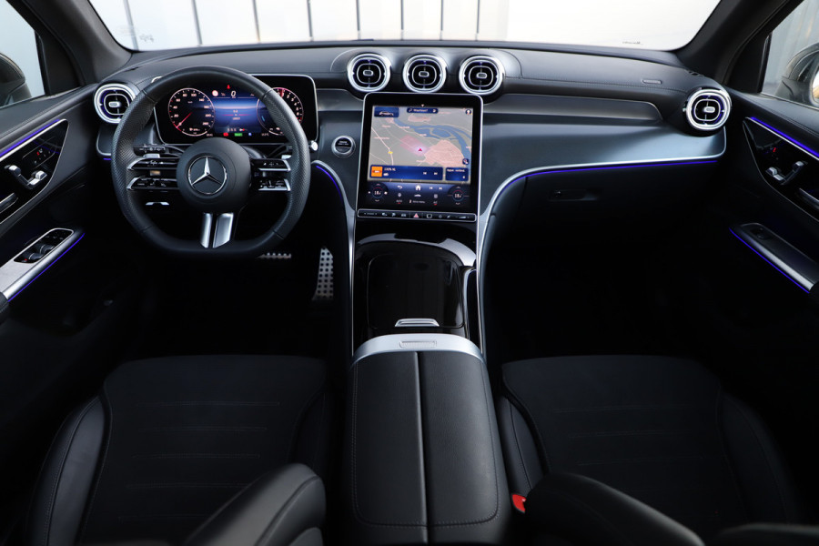 Mercedes-Benz GLC 300e AMG 4-Matic | 313PK | Pano | Sfeerverlichting | Distronic | Memory | Stuurwielverw. | Standkachel | Trekhaak | Stoelverw. | Mercedes-Benz GLC 300e AMG 4-Matic | 313PK | Pano | Sfeerverlichting | Distronic | Memory | Stuurwielverw. | Standkachel | Trekhaak | Stoelverw. |
