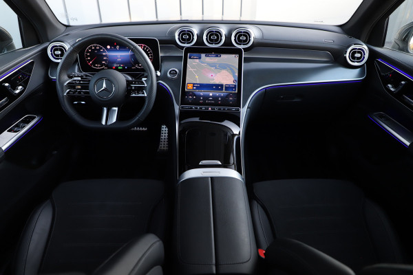 Mercedes-Benz GLC 300e AMG 4-Matic | 313PK | Pano | Sfeerverlichting | Distronic | Memory | Stuurwielverw. | Standkachel | Trekhaak | Stoelverw. | Mercedes-Benz GLC 300e AMG 4-Matic | 313PK | Pano | Sfeerverlichting | Distronic | Memory | Stuurwielverw. | Standkachel | Trekhaak | Stoelverw. |