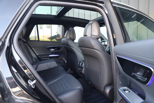 Mercedes-Benz GLC 300e AMG 4-Matic | 313PK | Pano | Sfeerverlichting | Distronic | Memory | Stuurwielverw. | Standkachel | Trekhaak | Stoelverw. | Mercedes-Benz GLC 300e AMG 4-Matic | 313PK | Pano | Sfeerverlichting | Distronic | Memory | Stuurwielverw. | Standkachel | Trekhaak | Stoelverw. |