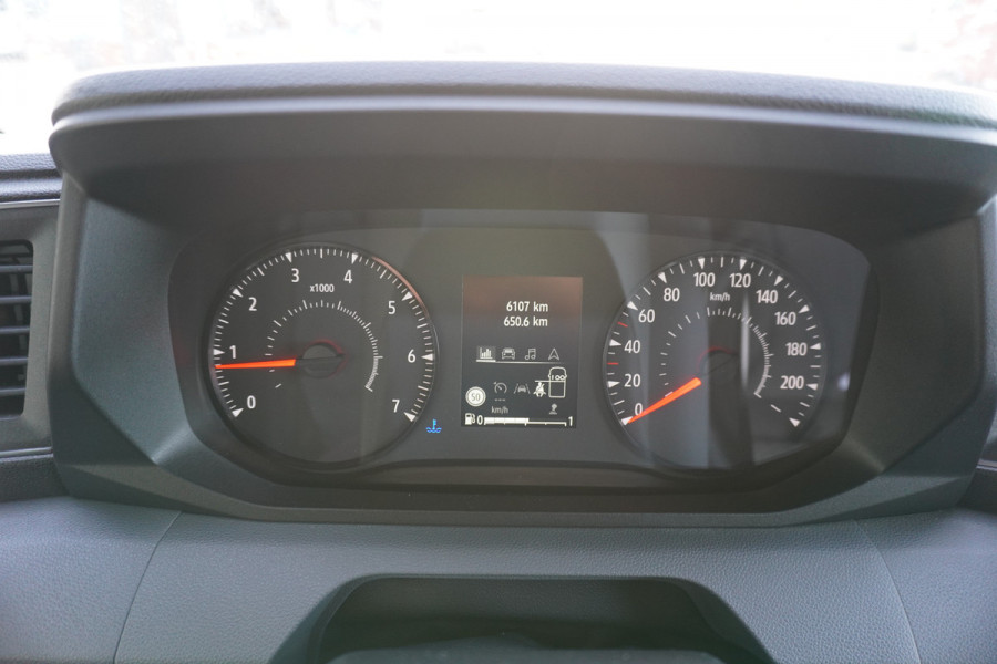 Renault Master T35 2.0 dCi 170PK L3H2 Extra Laadruimte inrichting nr. V110 | Airco | Cruise | Camera | Navi |  Oprijschans | Flitsbalk