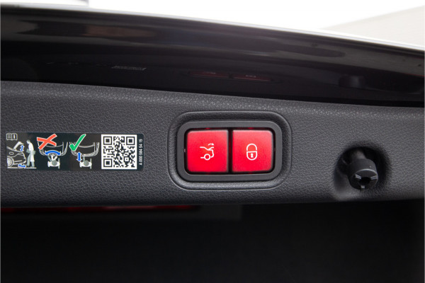 Mercedes-Benz E-Klasse 300 e AMG Premium Plus, Nightpakket, Pano, Leder, Burmester, Widescreen, Memory, 2023 Mercedes-Benz E-Klasse 300 e AMG Premium Plus, Nightpakket, Pano, Leder, Burmester, Widescreen, Memory, 2023