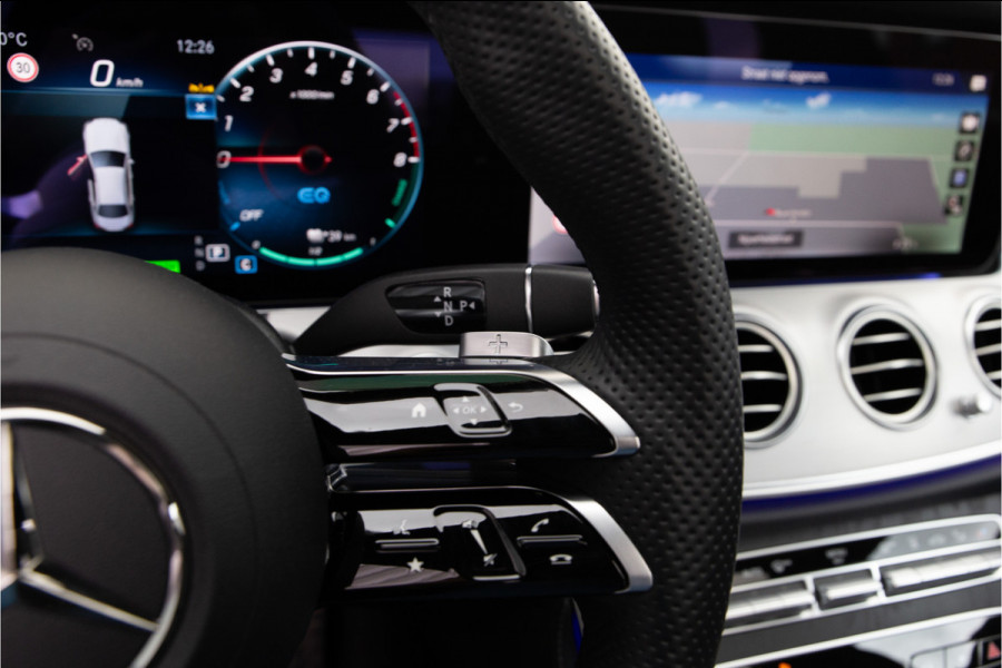 Mercedes-Benz E-Klasse 300 e AMG Premium Plus, Nightpakket, Pano, Leder, Burmester, Widescreen, Memory, 2023 Mercedes-Benz E-Klasse 300 e AMG Premium Plus, Nightpakket, Pano, Leder, Burmester, Widescreen, Memory, 2023