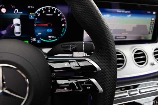 Mercedes-Benz E-Klasse 300 e AMG Premium Plus, Nightpakket, Pano, Leder, Burmester, Widescreen, Memory, 2023 Mercedes-Benz E-Klasse 300 e AMG Premium Plus, Nightpakket, Pano, Leder, Burmester, Widescreen, Memory, 2023