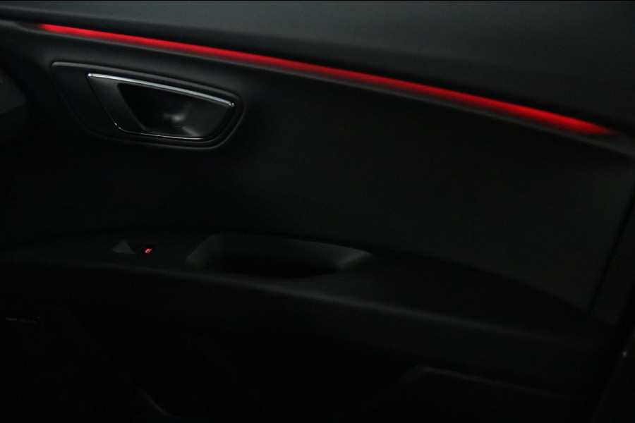 Seat Leon 1.4 EcoTSI FR / PANODAK / CAMERA / LED / CARPLAY / STOELVERW Seat Leon 1.4 EcoTSI FR / PANODAK / CAMERA / LED / CARPLAY / STOELVERW