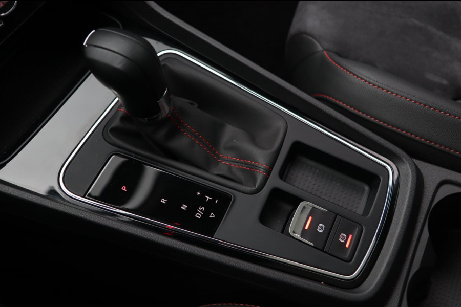 Seat Leon 1.4 EcoTSI FR / PANODAK / CAMERA / LED / CARPLAY / STOELVERW Seat Leon 1.4 EcoTSI FR / PANODAK / CAMERA / LED / CARPLAY / STOELVERW