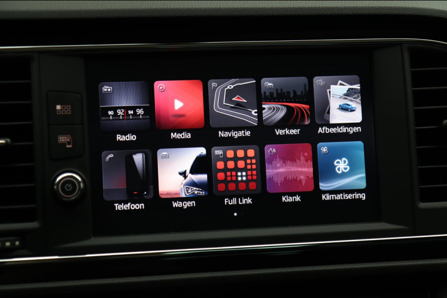 Seat Leon 1.4 EcoTSI FR / PANODAK / CAMERA / LED / CARPLAY / STOELVERW Seat Leon 1.4 EcoTSI FR / PANODAK / CAMERA / LED / CARPLAY / STOELVERW