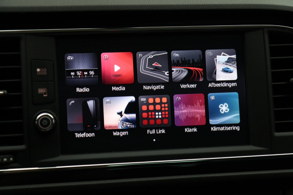 Seat Leon 1.4 EcoTSI FR / PANODAK / CAMERA / LED / CARPLAY / STOELVERW Seat Leon 1.4 EcoTSI FR / PANODAK / CAMERA / LED / CARPLAY / STOELVERW