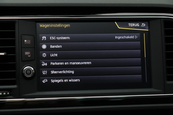 Seat Leon 1.4 EcoTSI FR / PANODAK / CAMERA / LED / CARPLAY / STOELVERW Seat Leon 1.4 EcoTSI FR / PANODAK / CAMERA / LED / CARPLAY / STOELVERW