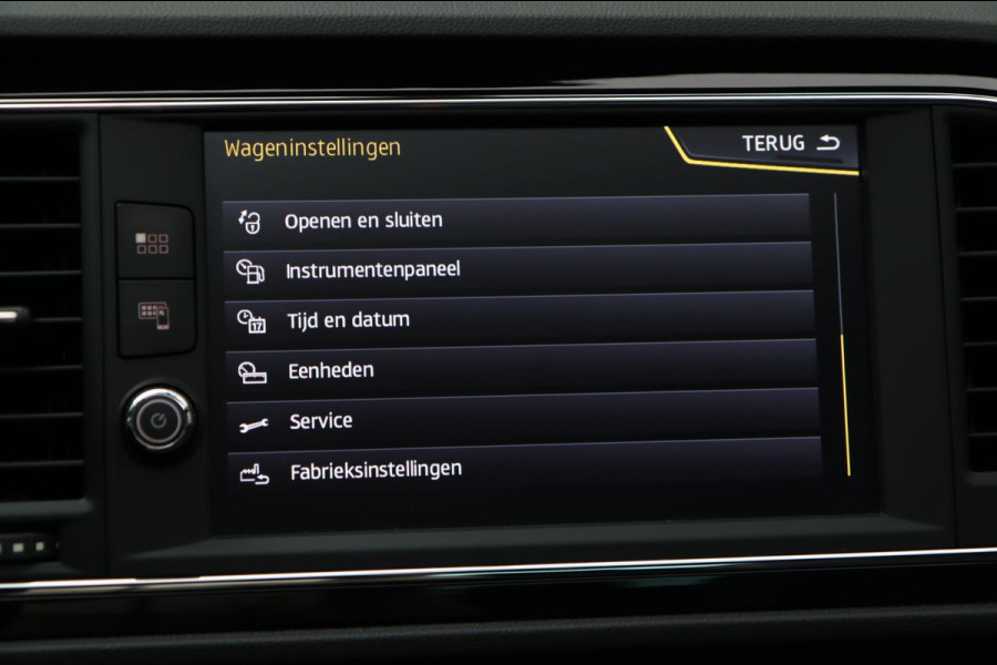 Seat Leon 1.4 EcoTSI FR / PANODAK / CAMERA / LED / CARPLAY / STOELVERW Seat Leon 1.4 EcoTSI FR / PANODAK / CAMERA / LED / CARPLAY / STOELVERW