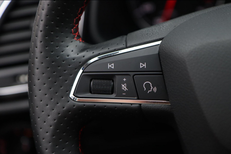 Seat Leon 1.4 EcoTSI FR / PANODAK / CAMERA / LED / CARPLAY / STOELVERW Seat Leon 1.4 EcoTSI FR / PANODAK / CAMERA / LED / CARPLAY / STOELVERW