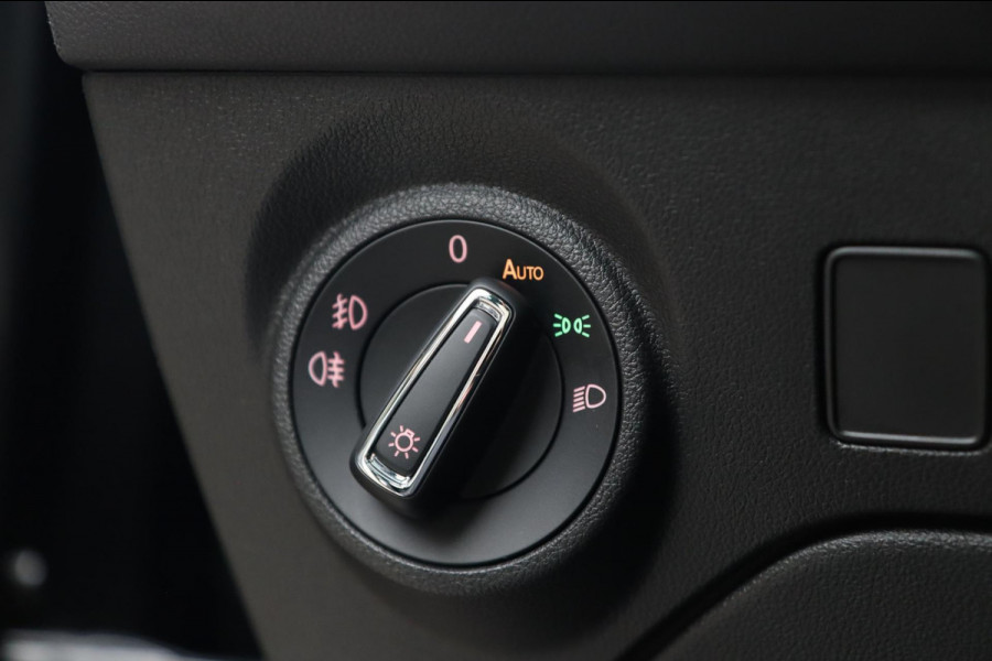 Seat Leon 1.4 EcoTSI FR / PANODAK / CAMERA / LED / CARPLAY / STOELVERW Seat Leon 1.4 EcoTSI FR / PANODAK / CAMERA / LED / CARPLAY / STOELVERW