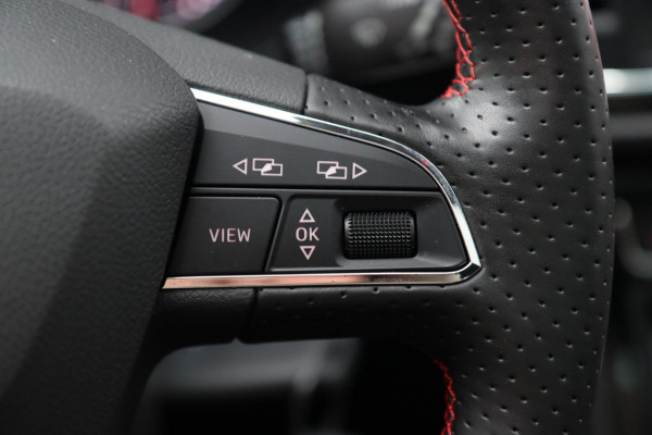 Seat Leon 1.4 EcoTSI FR / PANODAK / CAMERA / LED / CARPLAY / STOELVERW Seat Leon 1.4 EcoTSI FR / PANODAK / CAMERA / LED / CARPLAY / STOELVERW