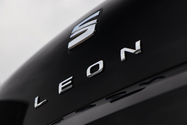 Seat Leon 1.4 EcoTSI FR / PANODAK / CAMERA / LED / CARPLAY / STOELVERW Seat Leon 1.4 EcoTSI FR / PANODAK / CAMERA / LED / CARPLAY / STOELVERW