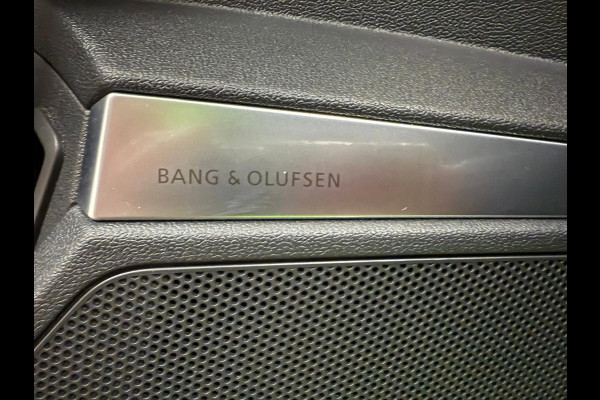 Audi RS3 2.5TFSI quattro| Akra | PPF | Keramisch | RS-Design pakket + | RS-Dynamic pakket plus | Audi Garantie | BOM VOL! | Audi RS3 2.5TFSI quattro| Akra | PPF | Keramisch | RS-Design pakket + | RS-Dynamic pakket plus | Audi Garantie | BOM VOL! |