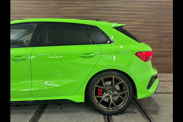 Audi RS3 2.5TFSI quattro| Akra | PPF | Keramisch | RS-Design pakket + | RS-Dynamic pakket plus | Audi Garantie | BOM VOL! | Audi RS3 2.5TFSI quattro| Akra | PPF | Keramisch | RS-Design pakket + | RS-Dynamic pakket plus | Audi Garantie | BOM VOL! |